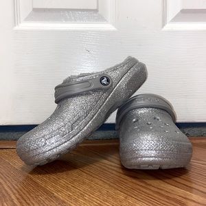 Crocs Silver Sparkle Classic Fuzz Clog Women’s 7